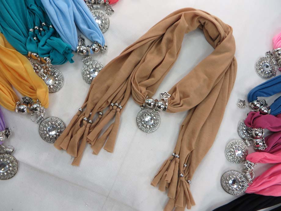 pendantscarf07j