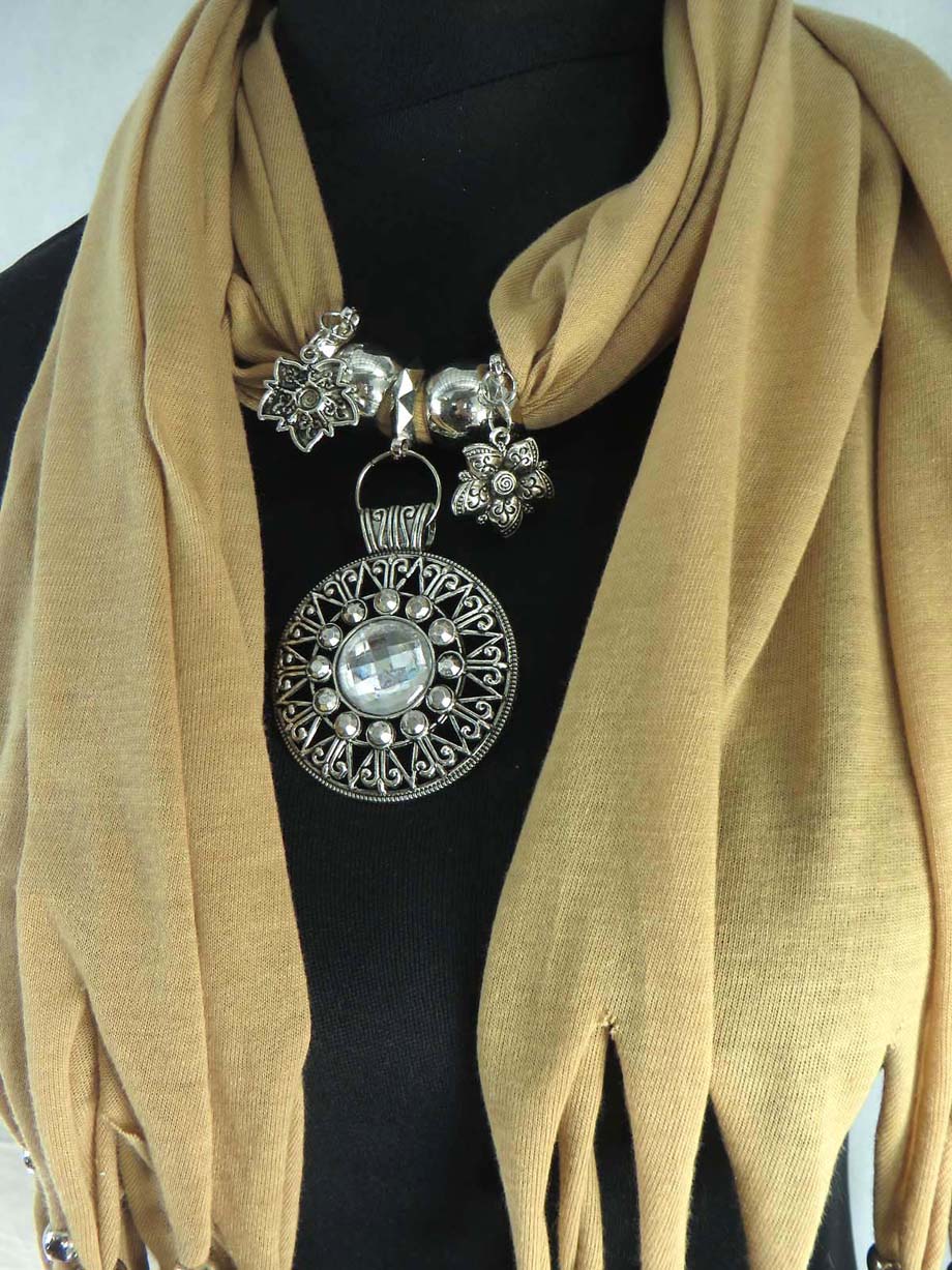pendantscarf07zc