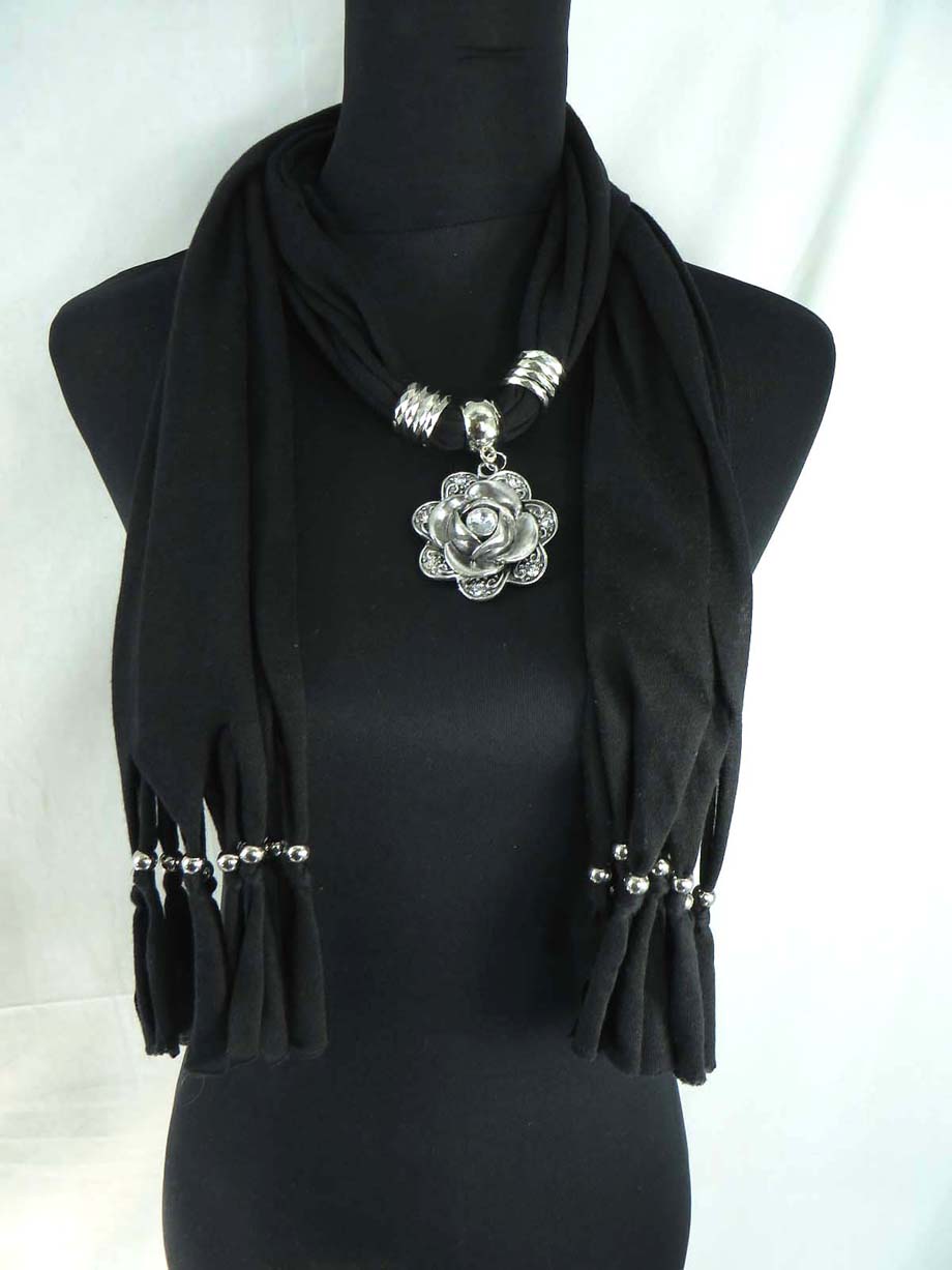 pendantscarf08ue