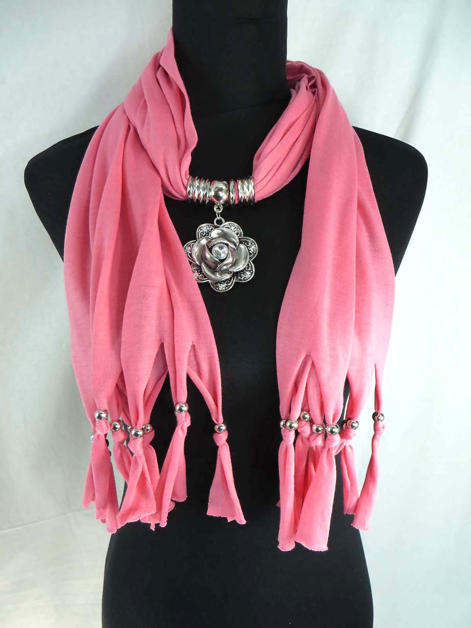 pendantscarf08vh