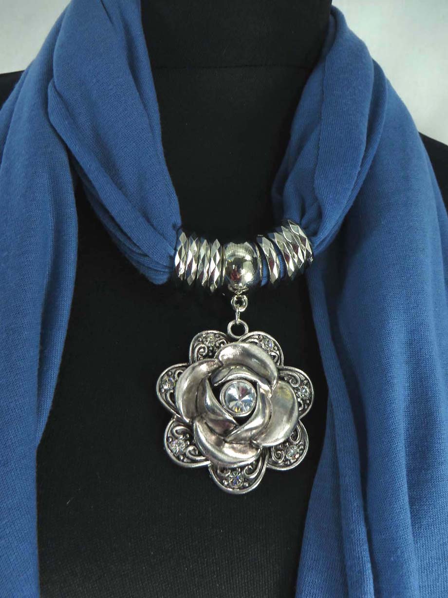 pendantscarf08xr