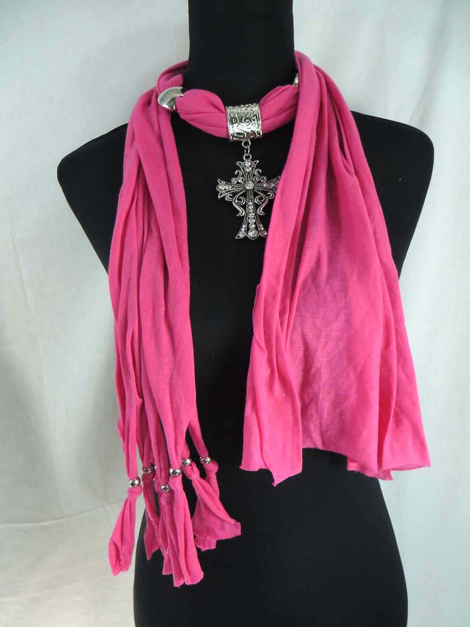 pendantscarf09ye