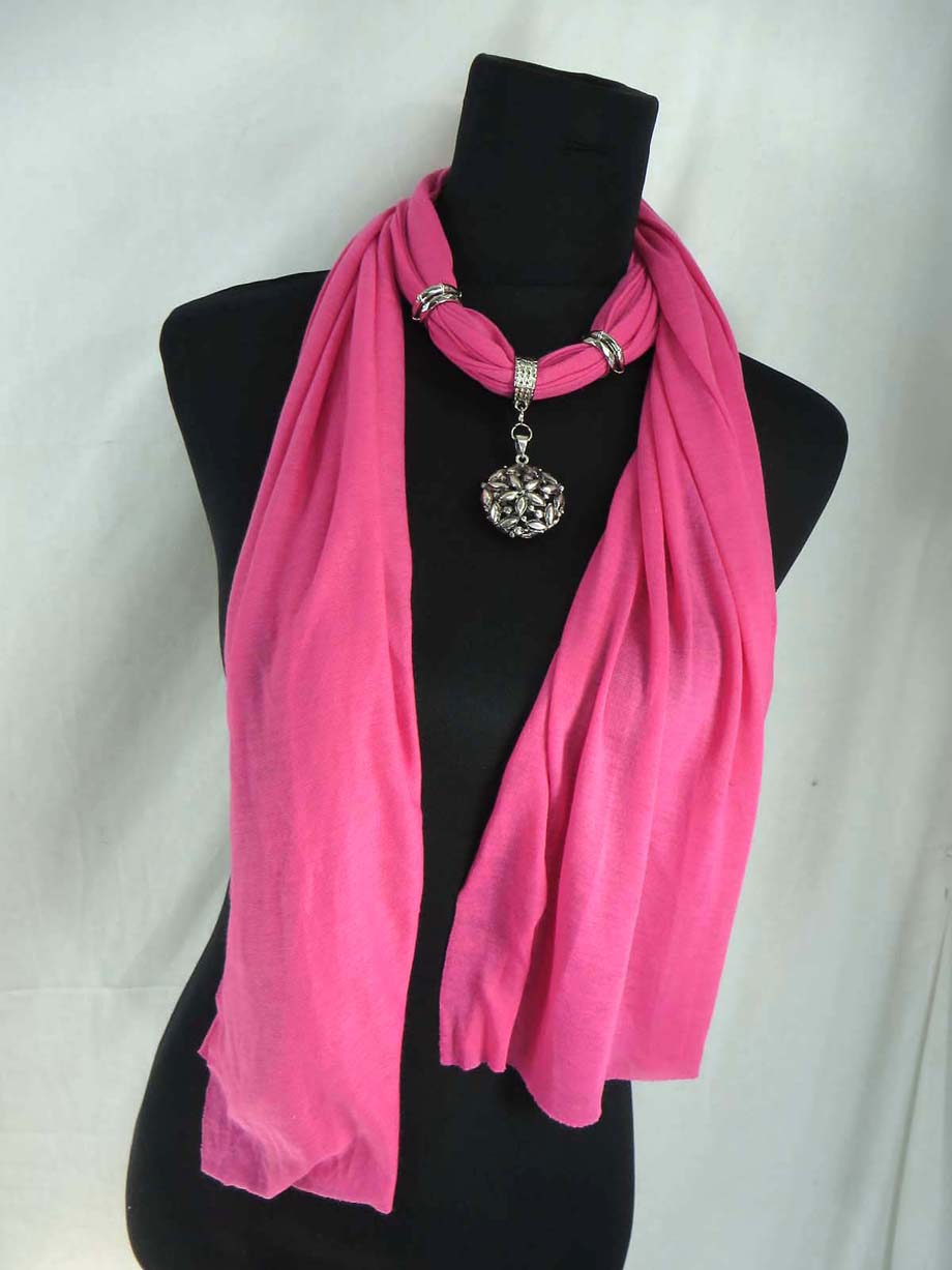 pendantscarf09yr