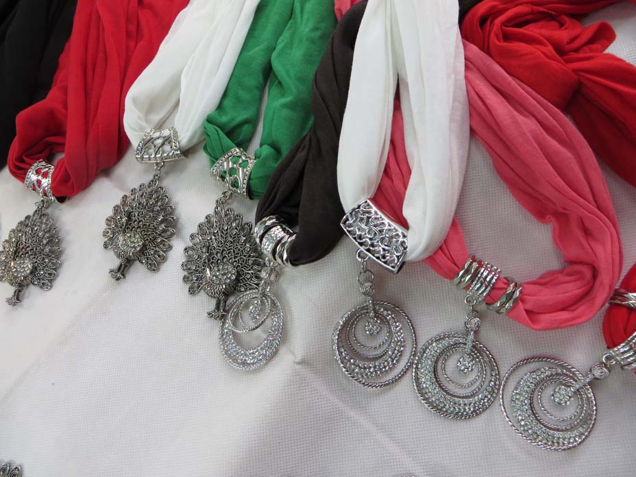 pendantscarf110mr3g
