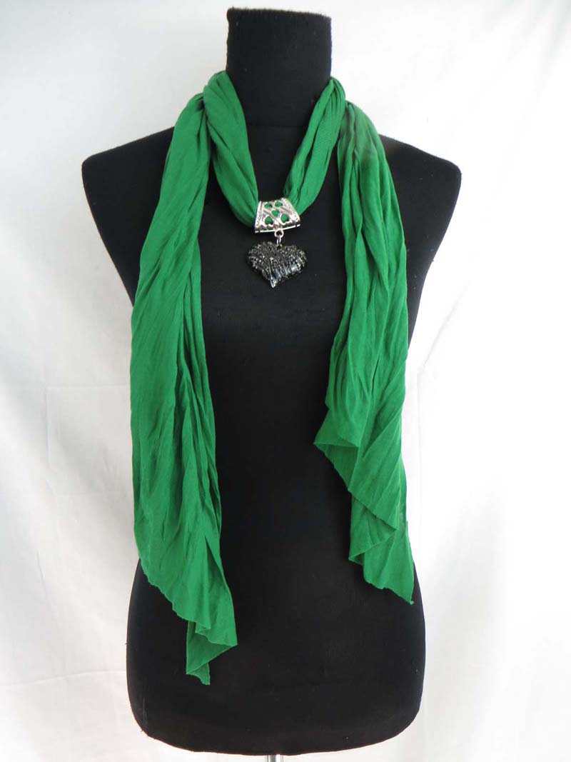 pendantscarf111mr3o
