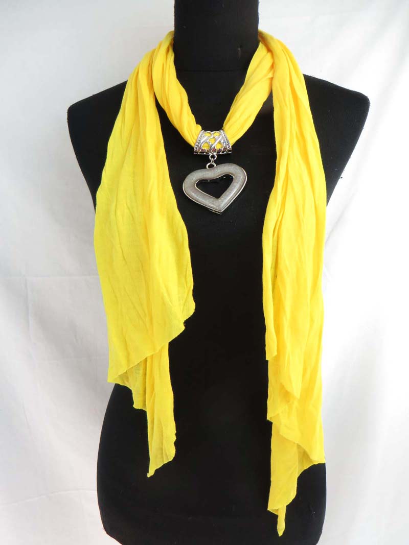 pendantscarf111mr3u