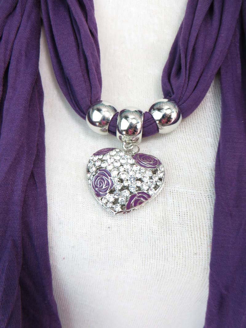 pendantscarf111mr3w