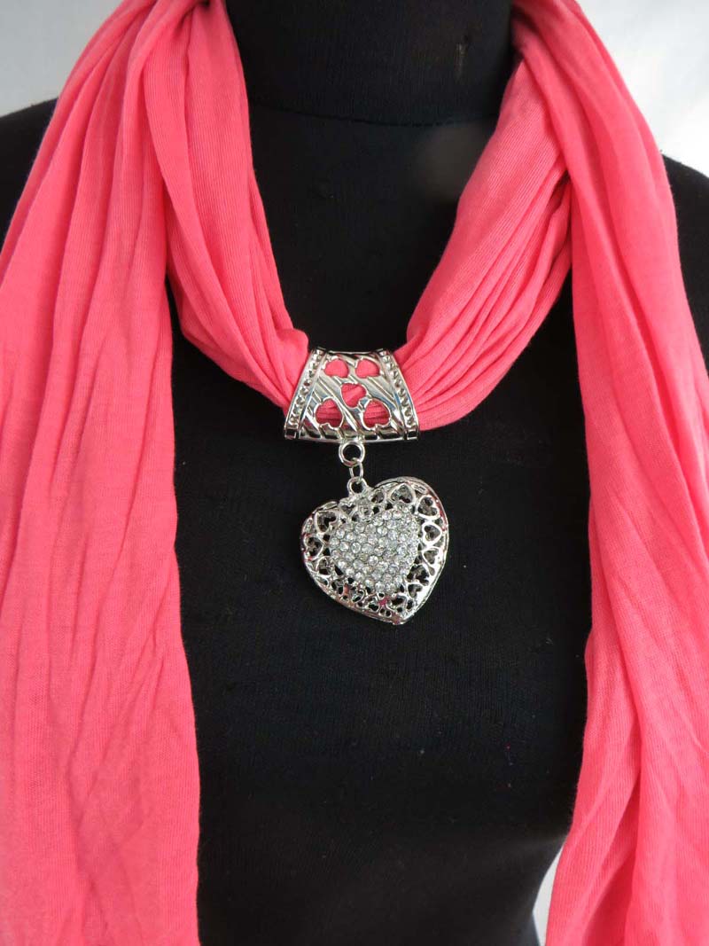 pendantscarf111mr3y