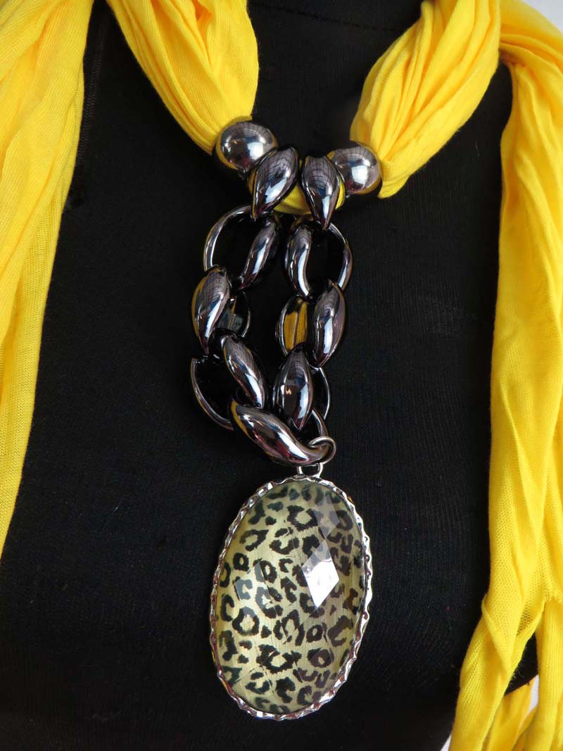 pendantscarf113mr7o