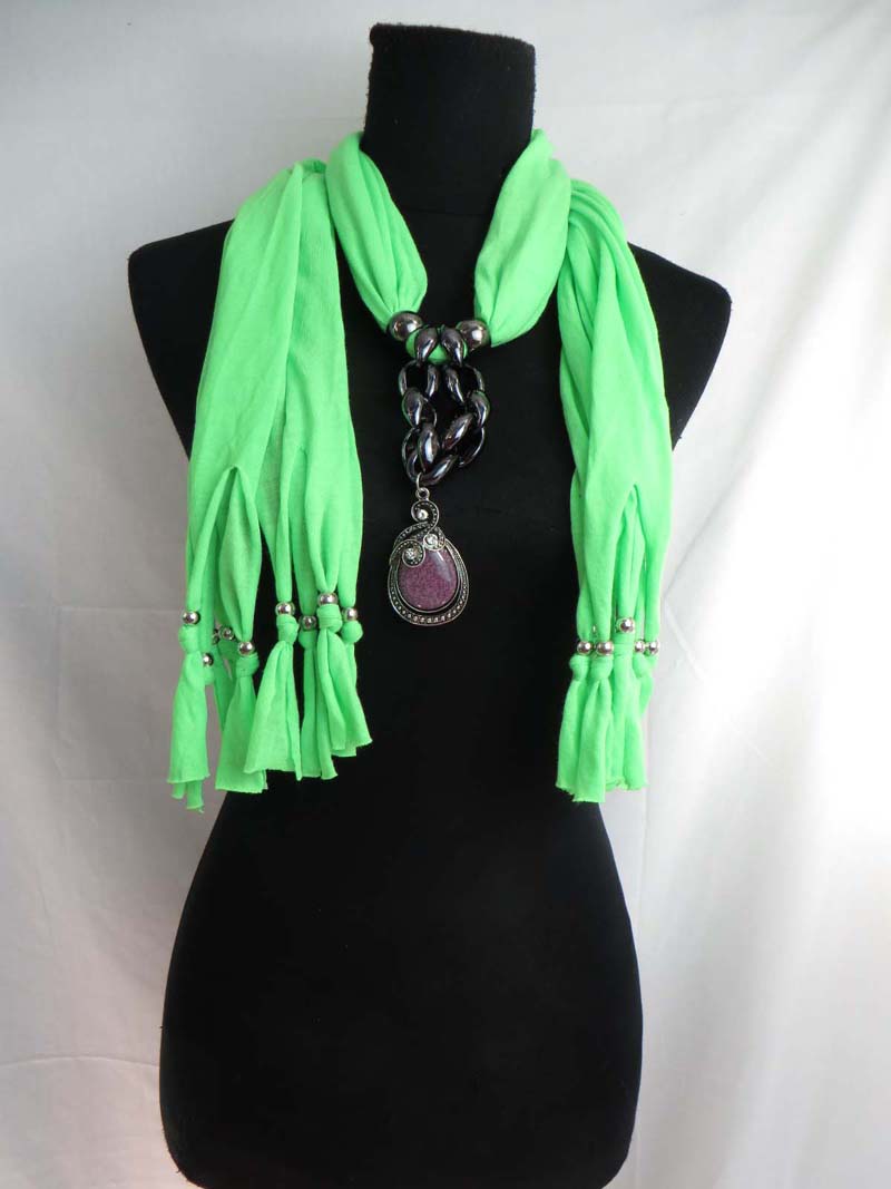 pendantscarf113mr7p