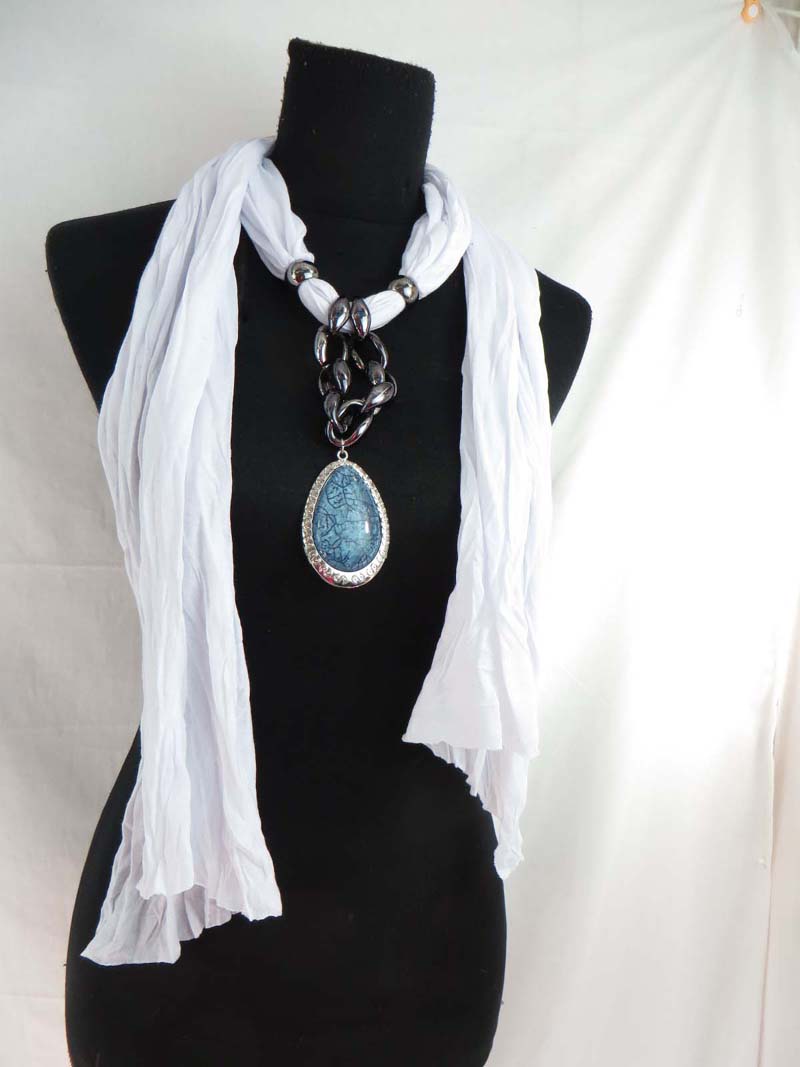 pendantscarf113mr7r