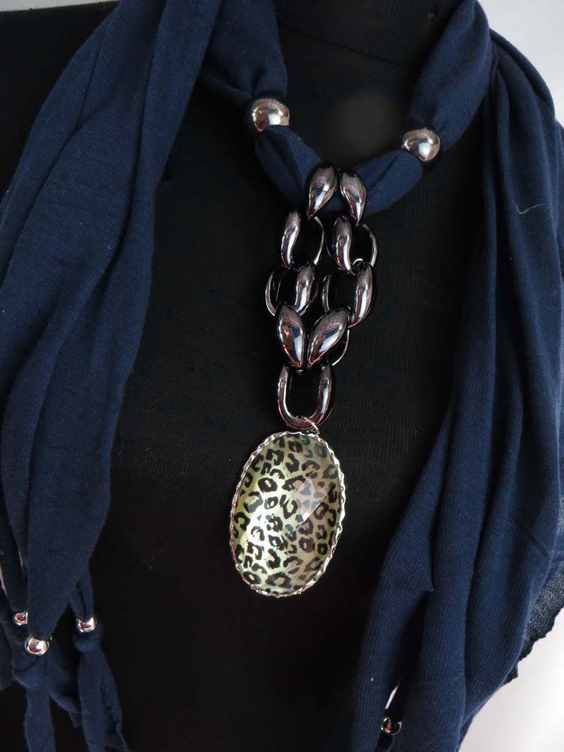 pendantscarf113mr7u