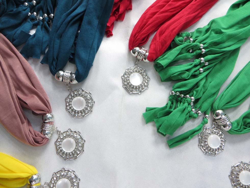 pendantscarf100dr5f