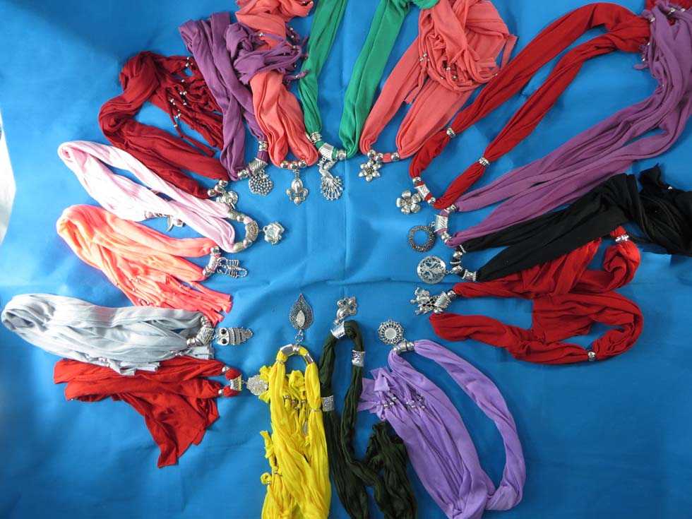 pendantscarf101dr5b
