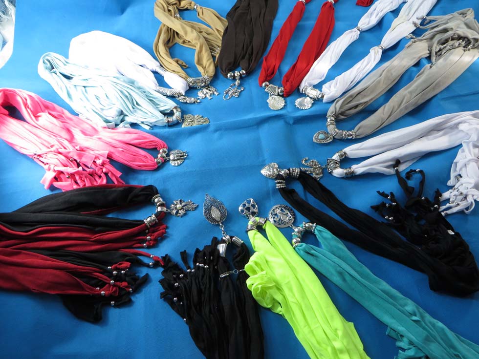 pendantscarf101dr5d