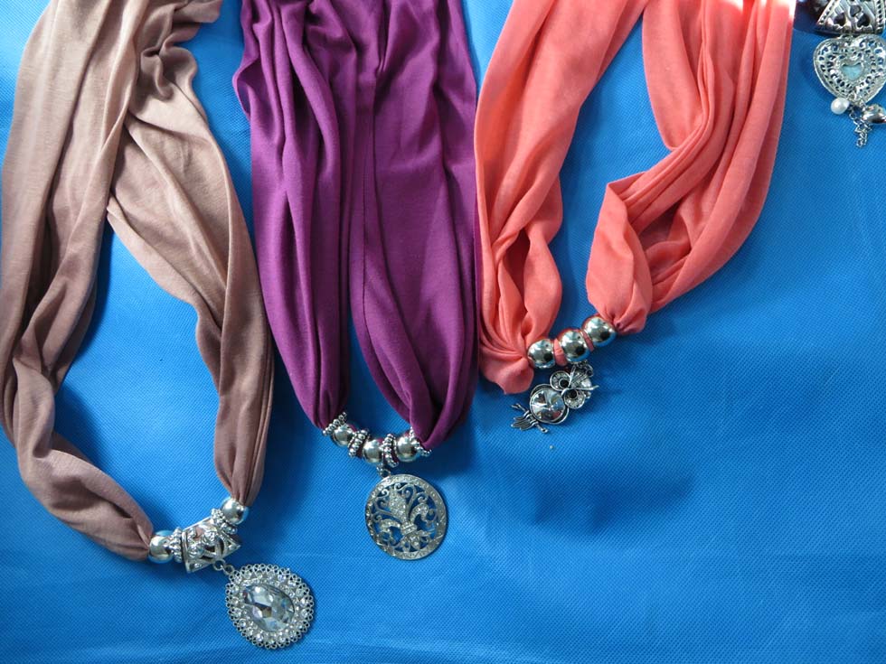 pendantscarf101dr5ka