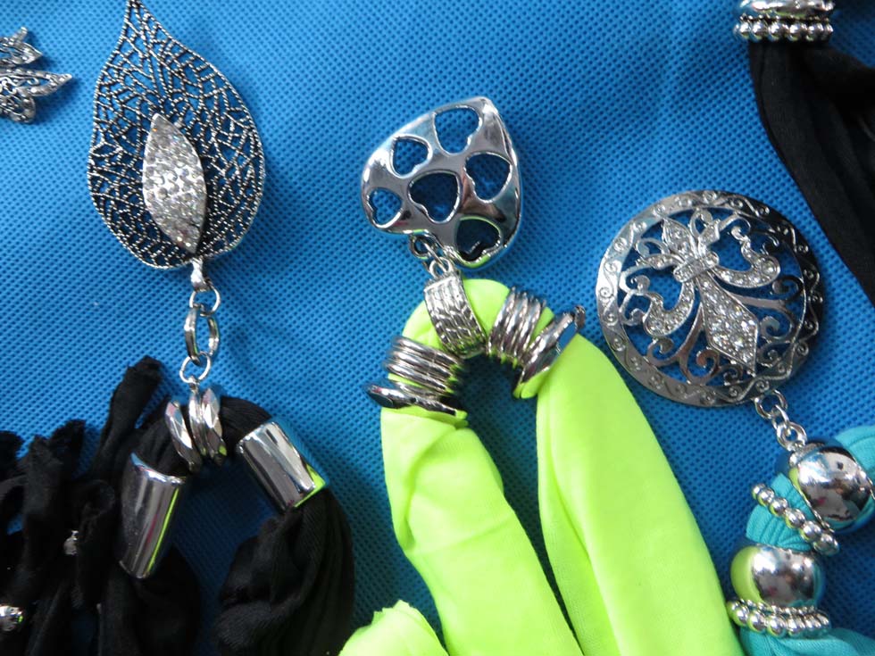 pendantscarf101dr5kaf