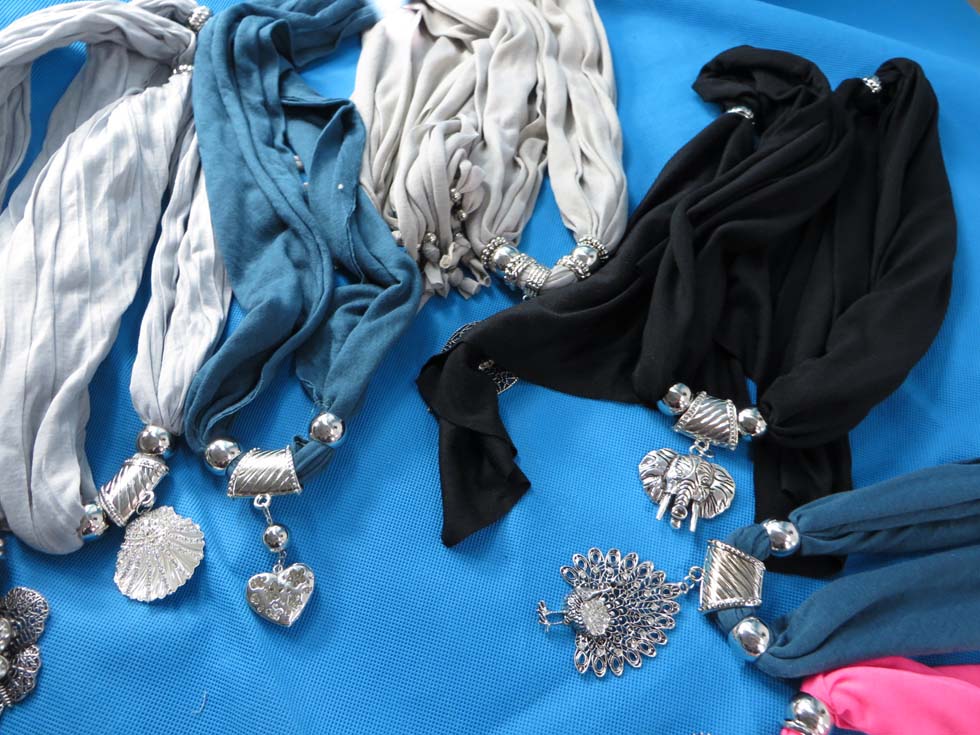 pendantscarf101dr5kau