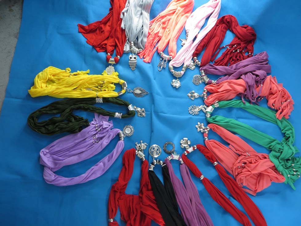 pendantscarf101dr5kh