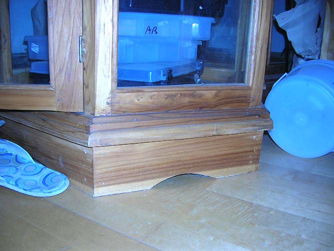 display-furniture-100e