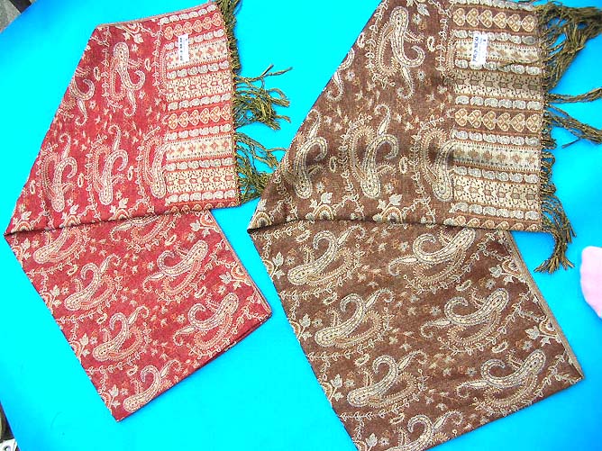 gold-silver-thawls-cashmere-d