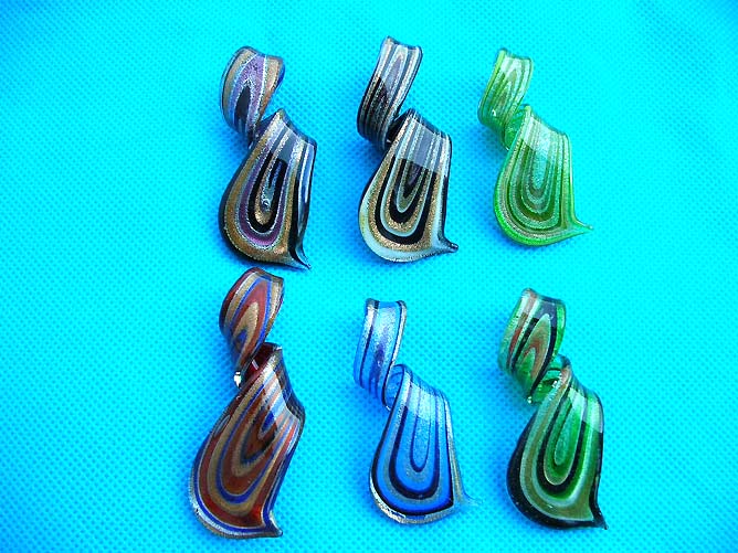 hand-blown-glass-pendant-01