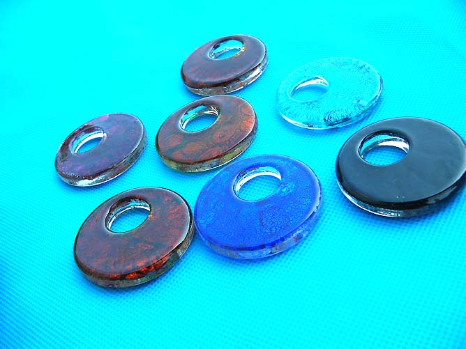 hand-blown-glass-pendant-10c