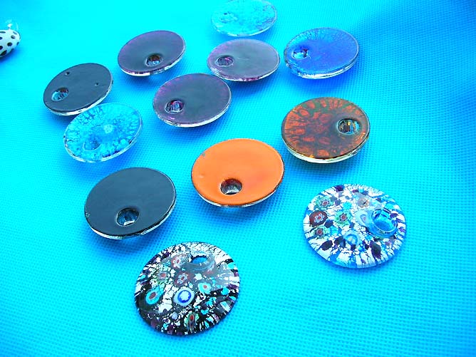 hand-blown-glass-pendant-14c