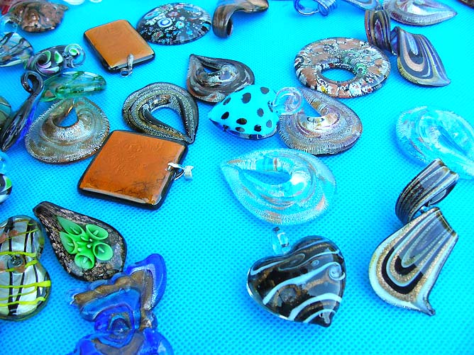 hand-blown-glass-pendant-80mix11