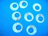 Cut out circle designed fashion seashell pendant